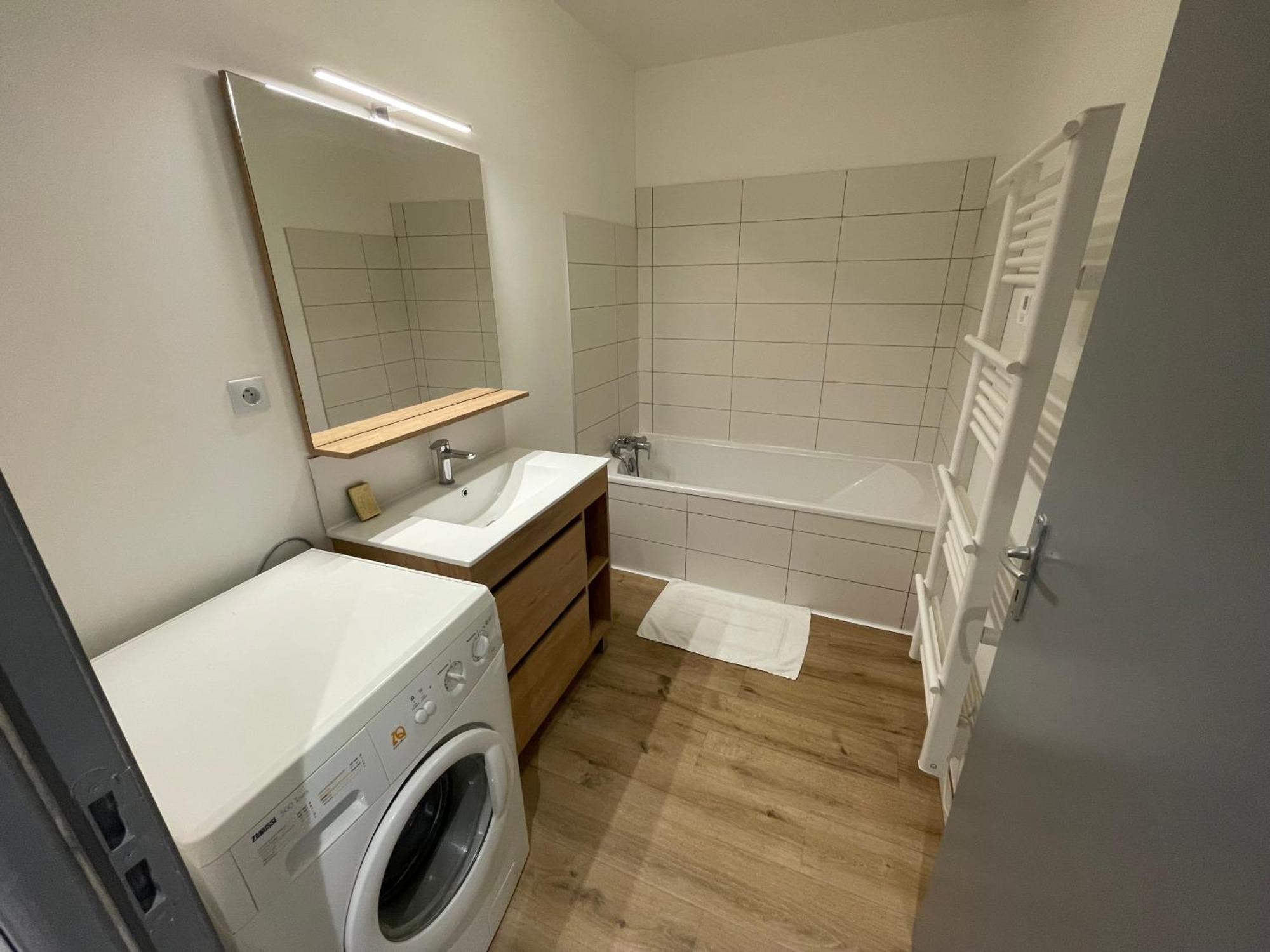 Appartement neuf tranquille au centre de Roanne Extérieur photo