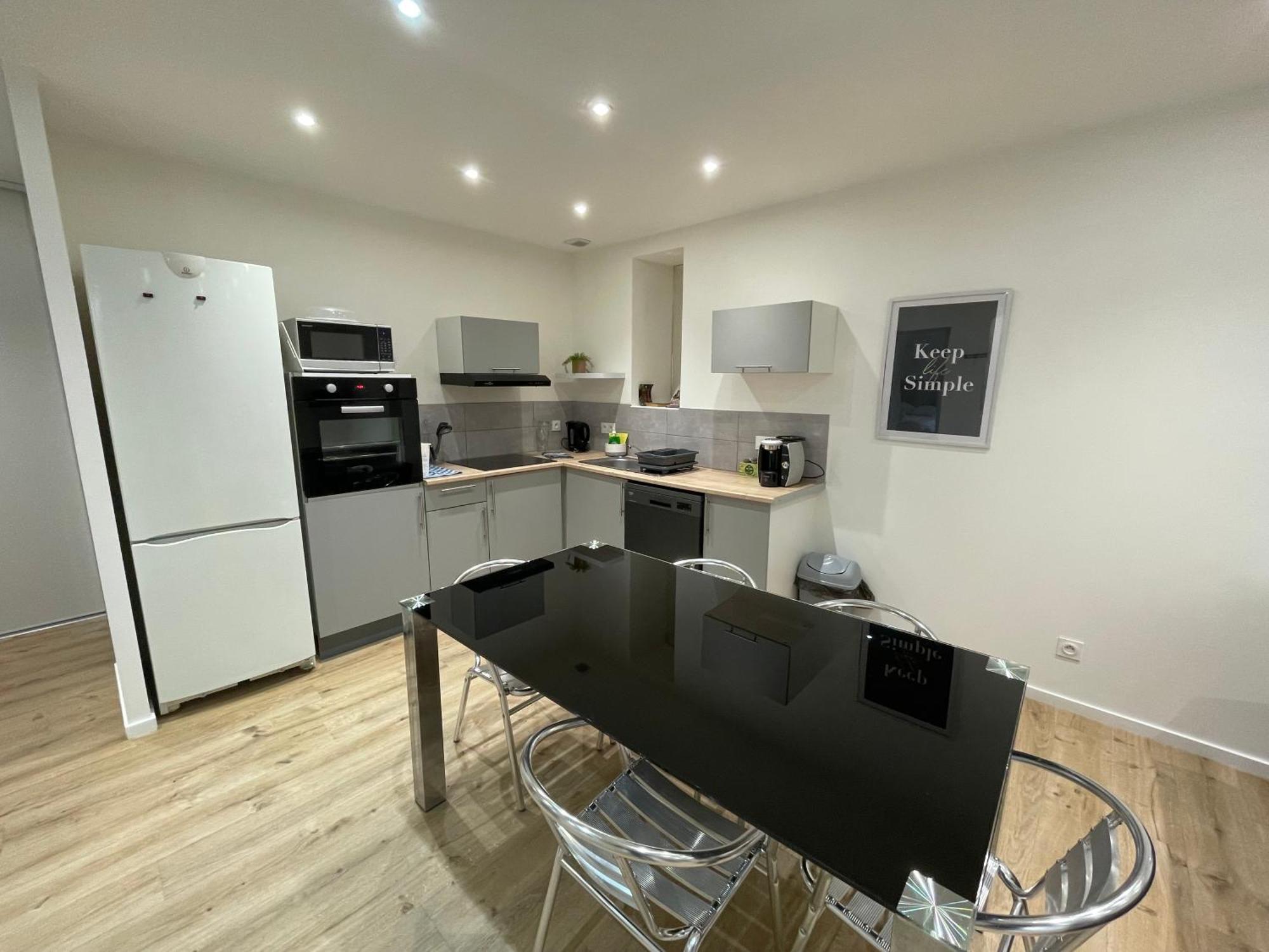 Appartement neuf tranquille au centre de Roanne Extérieur photo